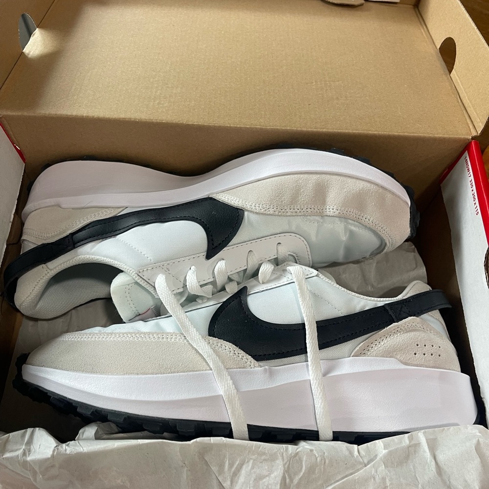 Nike waffle debut men’s size 10